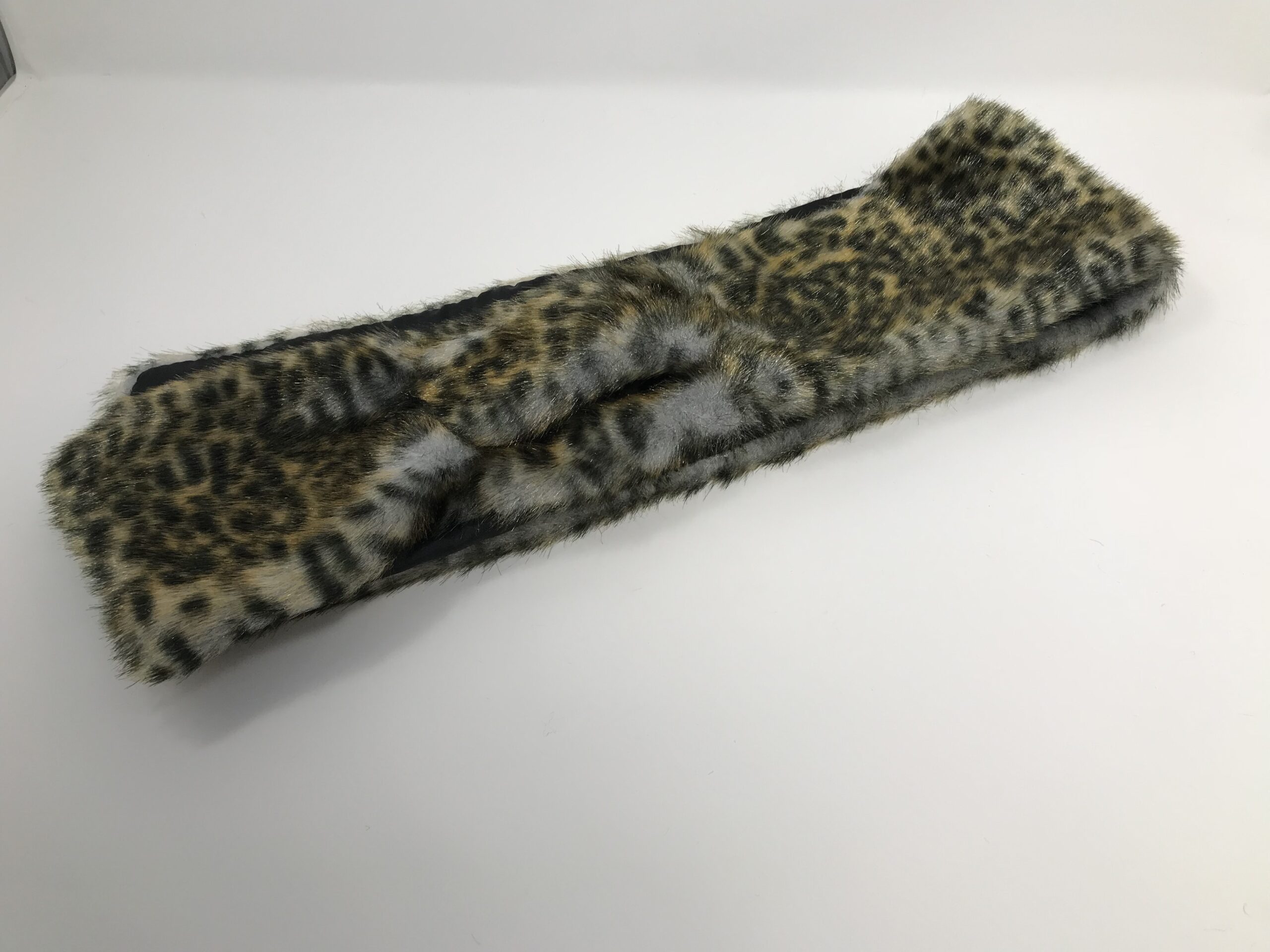Plush Faux Leopard Print Fur Stole - Image 4