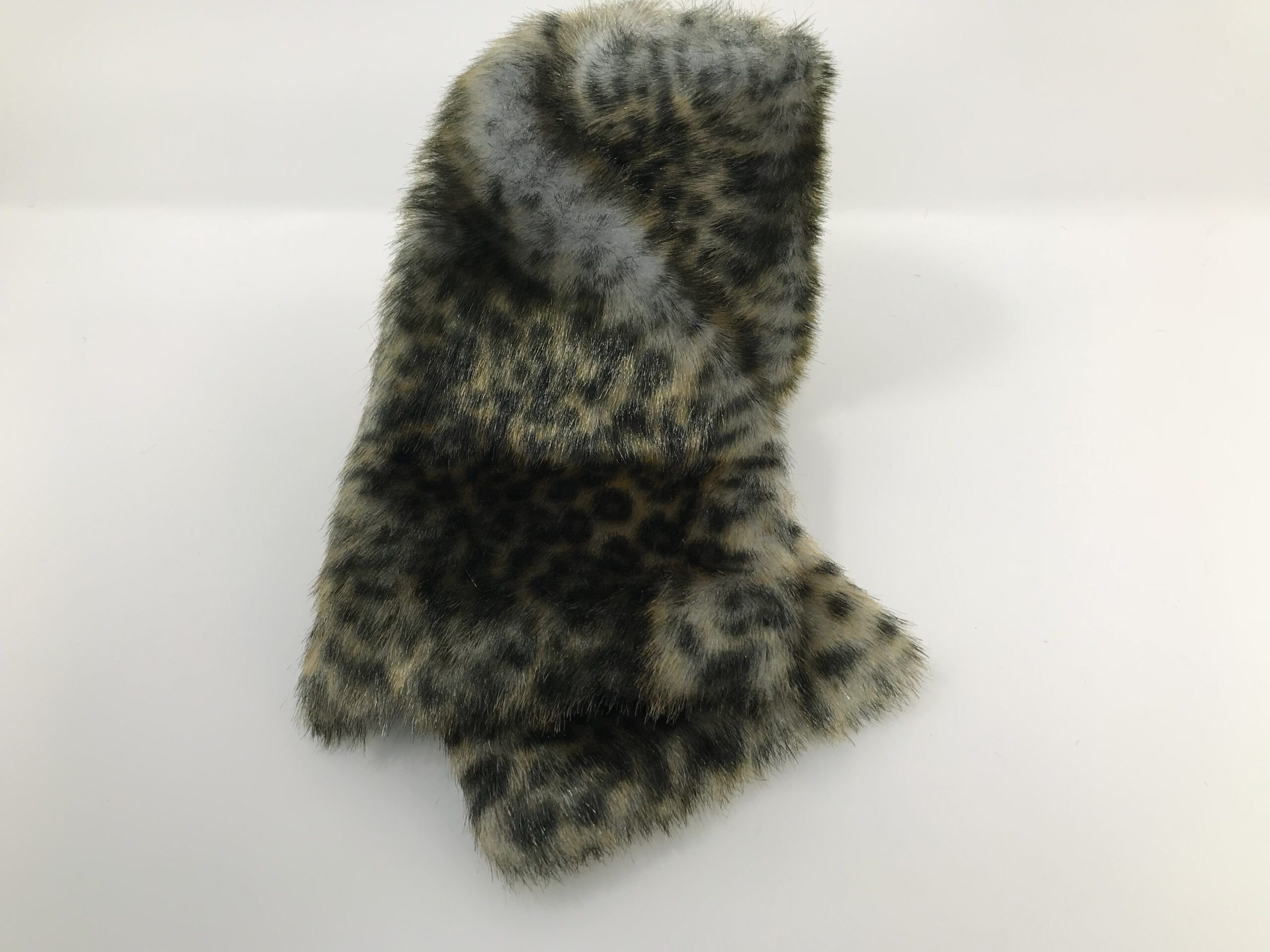 Plush Faux Leopard Print Fur Stole - Image 2